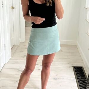 NWT Vuori Halo Performance Skirt, size xs